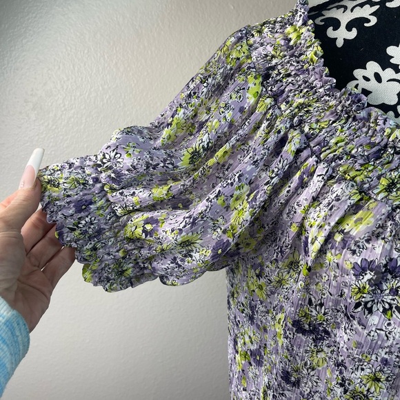 XOXO Floral Purple Smocked Puff Sleeve Blouse Off The Shoulder  Size M Women’s​ - Picture 4 of 8